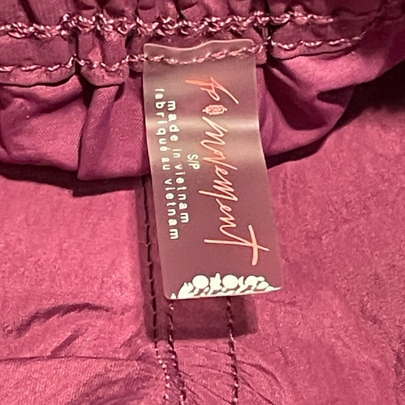 FP Movement Women's Free Throw Pants Mulberry/Mauve Size Small NWT - Picture 8 of 15